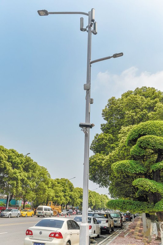 湖(hu)南首(shou)條(tiao)“智(zhi)慧(hui)炤明(ming)路”亮(liang)相(xiang)長(zhang)沙隆(long)平(ping)高科(ke)技園
